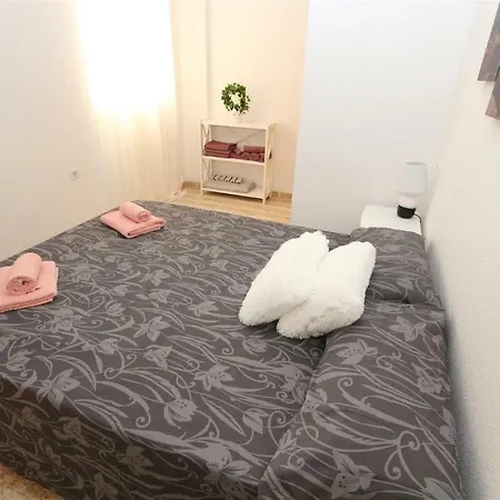 R-5080 Apartment *